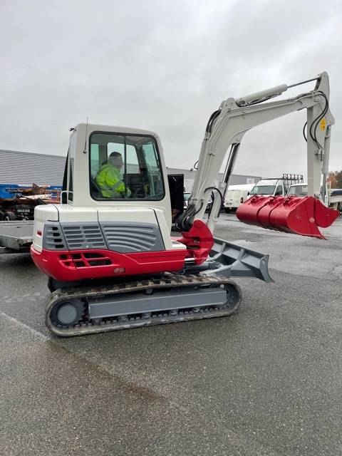 MINI PELLE TAKEUCHI TB 250